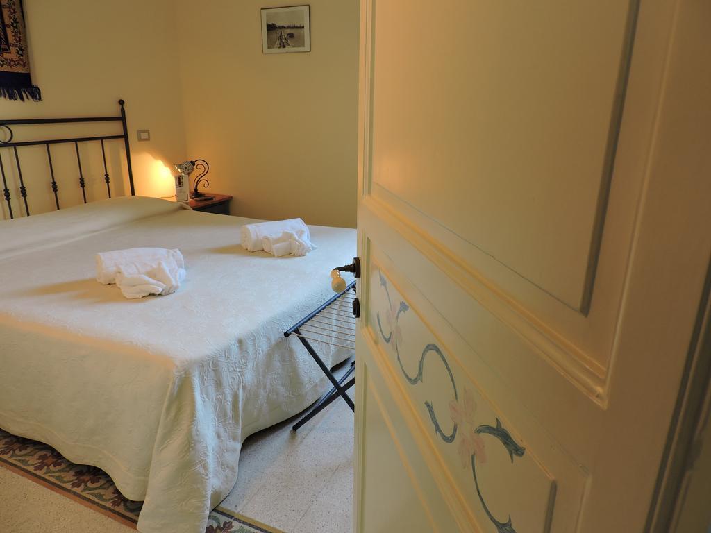 Aziyz Camere Castellammare del Golfo Rum bild